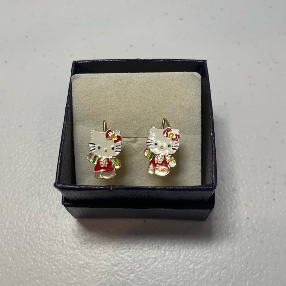 Charming Hello Kitty Earrings - Picture 1 of 4